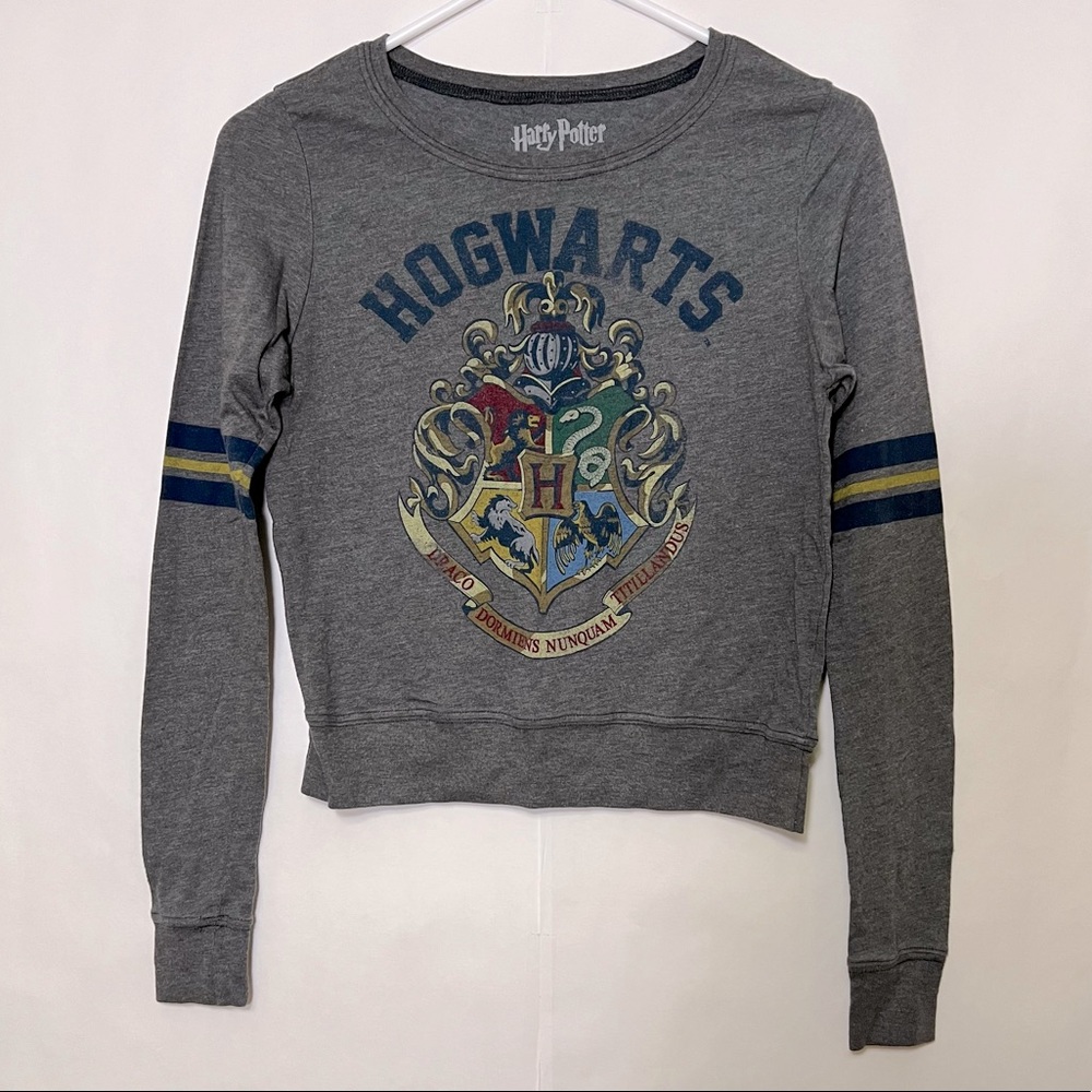 Hogwarts Long-sleeved Shirt